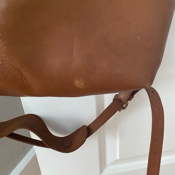 Madewell Zip Transport Tote in English Saddle - Picture 4 of 9